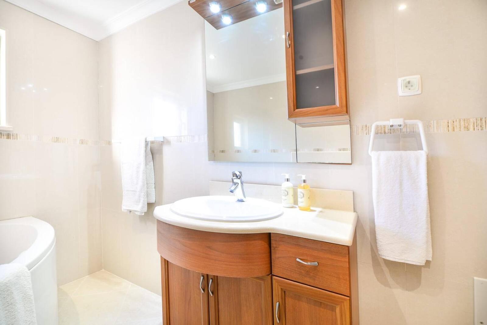 Vila Alcantarilha By Mtphomes Esterno foto